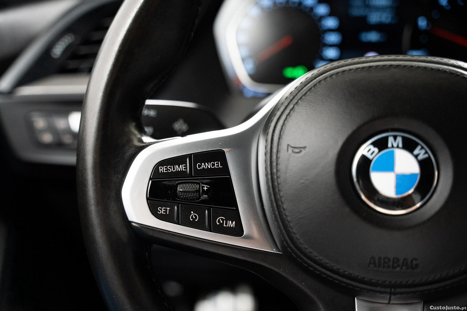 BMW 116 d Pack Desportivo M Auto — fotografia 3
