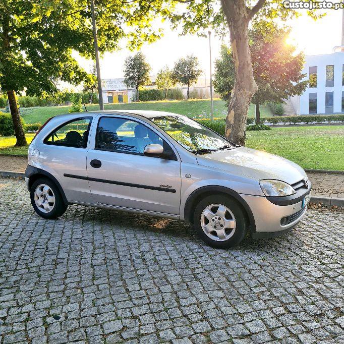 Opel Corsa gasolina de 2001 a puxar mal — fotografia 6