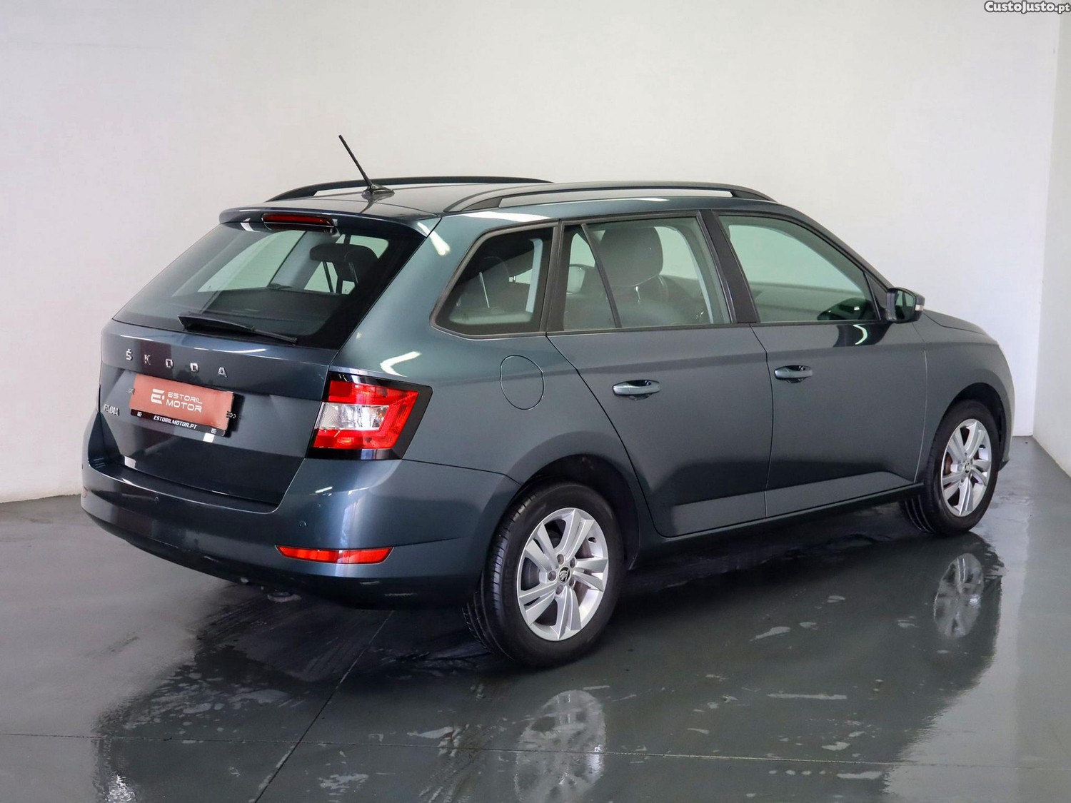 Skoda Fabia 1.0 TSI Ambition — fotografia 15