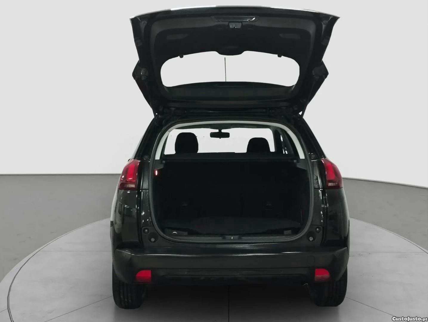 Peugeot 2008 1.2 PureTech Active — fotografia 5