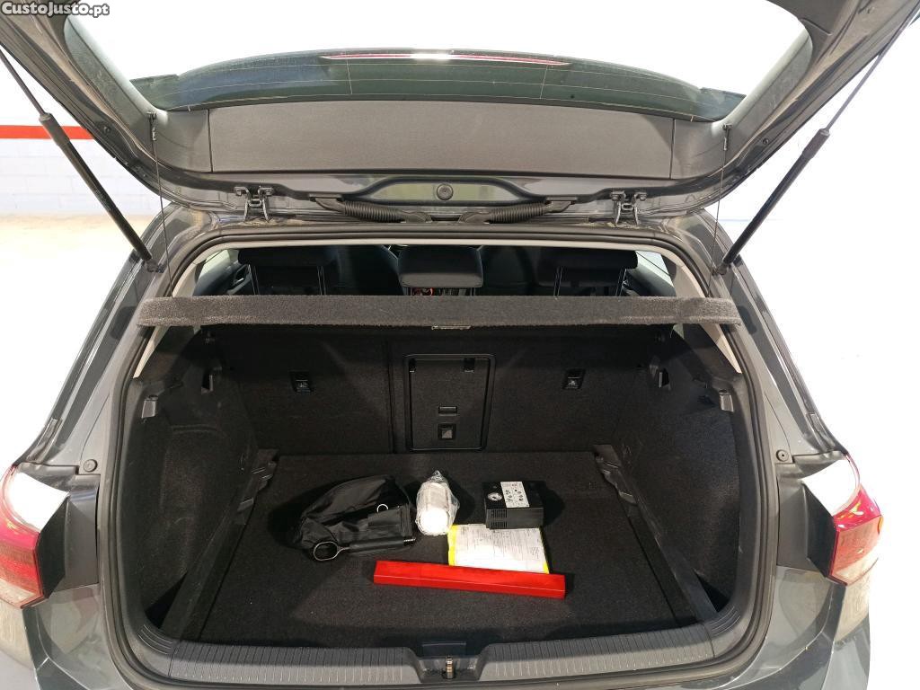 Volkswagen Golf 2.0 TDI Life — fotografia 19
