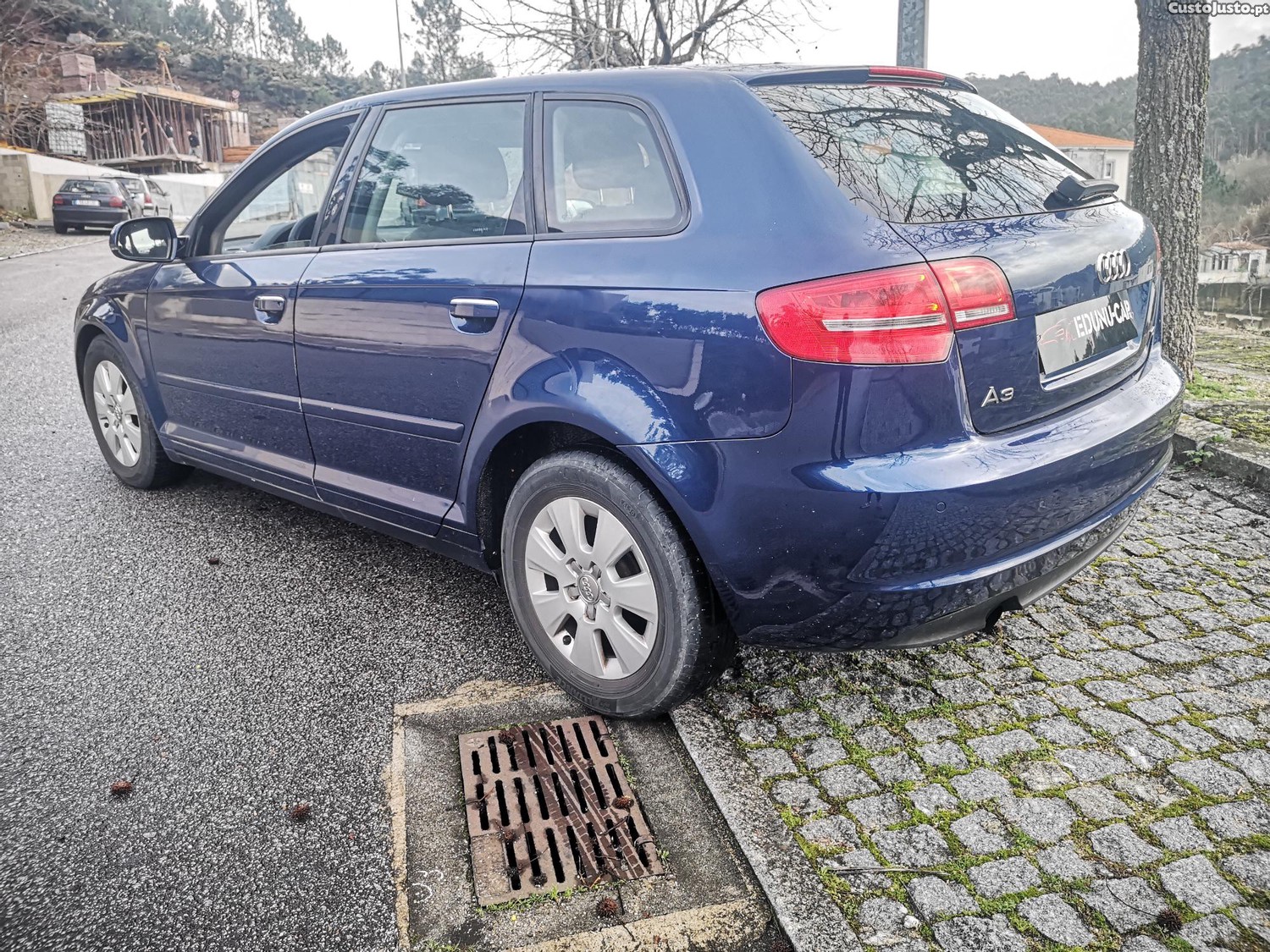 Audi A3 Sportback 1.6 TDI 105cv Attraction c/ Garantia — fotografia 24