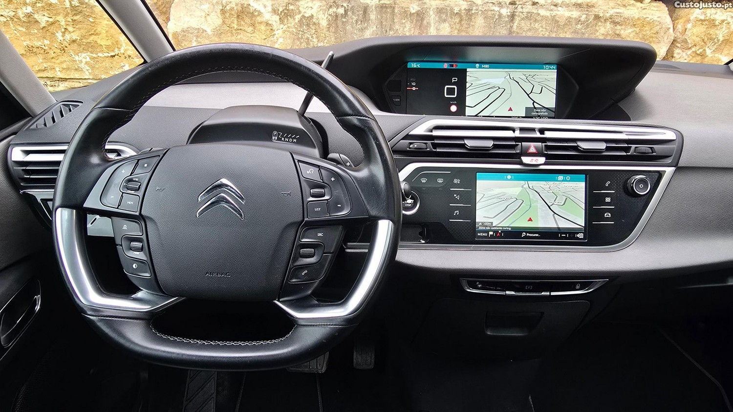 Citroën C4 Spacetourer 1.5 BlueHDi Shine EAT6 — fotografia 17