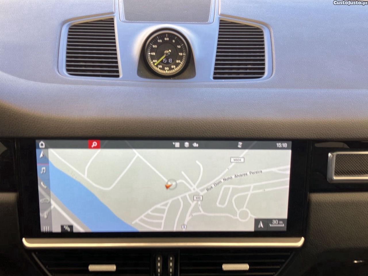Porsche Cayenne E-Hybrid — fotografia 12