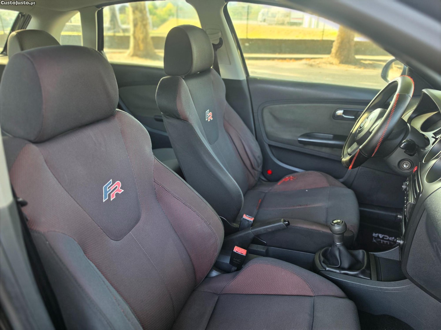 SEAT Ibiza () 1.2 AC 5portas — fotografia 2