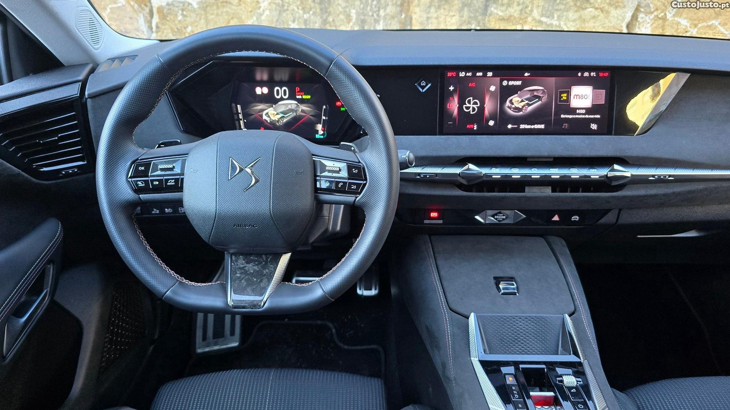 DS 4 4 E-Tense Performance Line EAT8 — fotografia 17