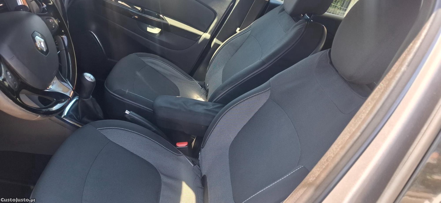 Renault Captur 1.500DCI 110CV NACIONAL — fotografia 3