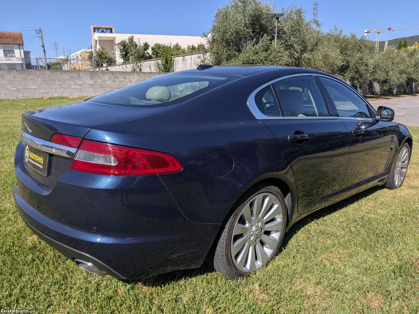 Jaguar XF 2.7 d v6 premium luxury - 08 — photo 2