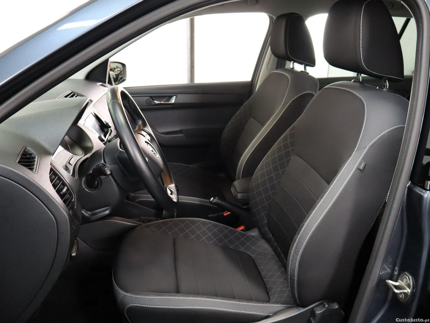 Skoda Fabia 1.0 TSI Ambition — fotografia 11
