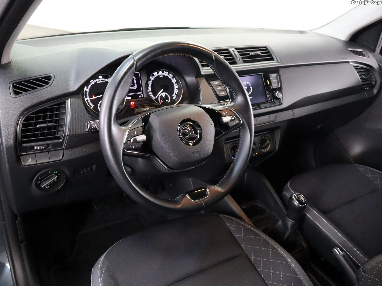 Skoda Fabia 1.0 TSI Ambition — fotografia 12
