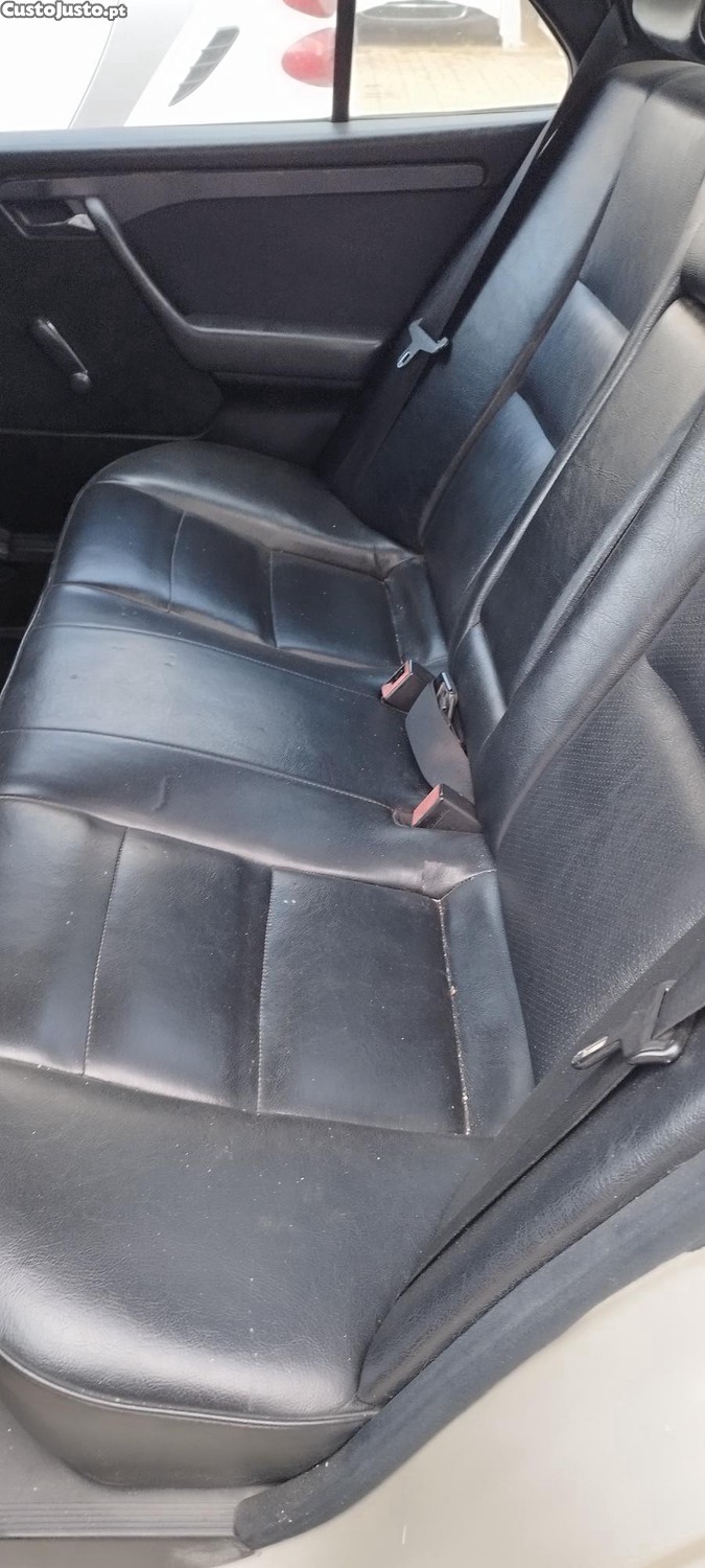 Mercedes-Benz C 200 W202 - 94 — photo 2