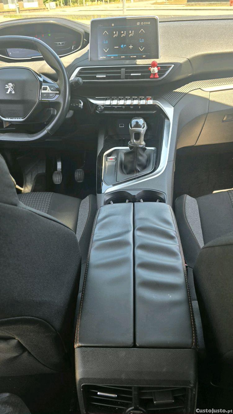 Peugeot 5008 1.6 BlueHdi — fotografia 4