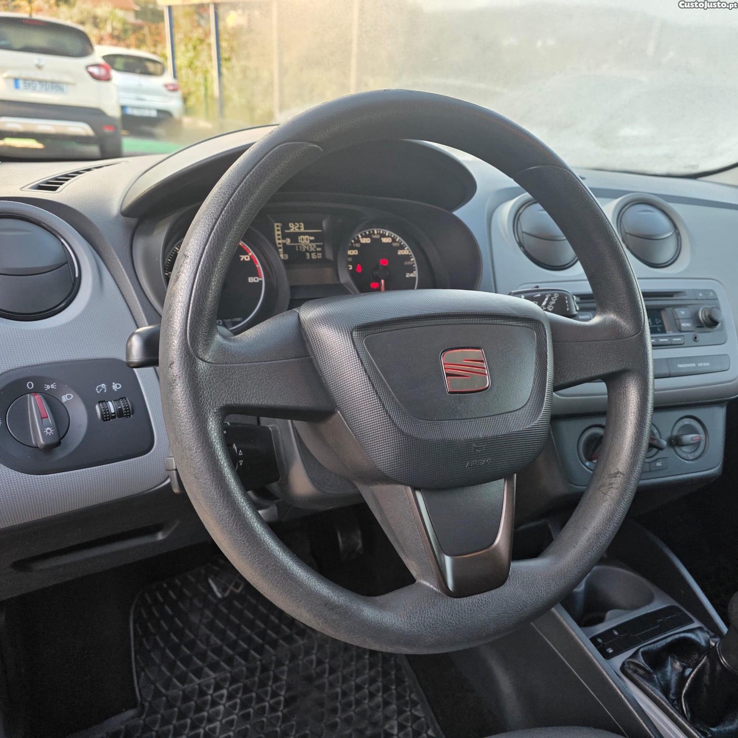 SEAT Ibiza 1.2 12V Reference — fotografia 8