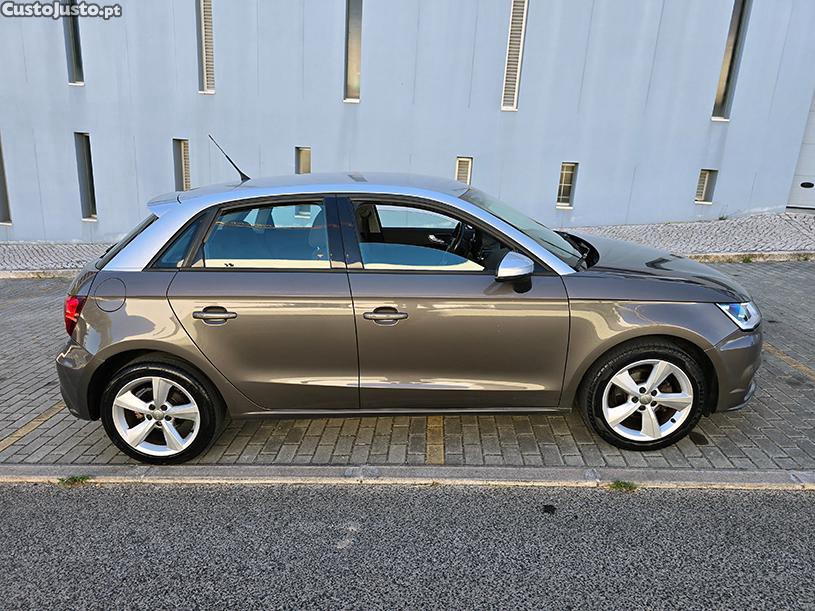 Audi A1 1.0 TFSI Design — fotografia 11