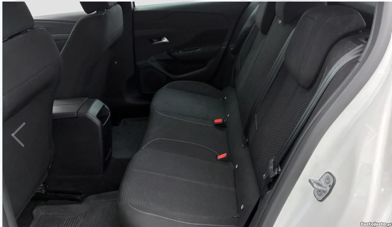 Peugeot 308 PureTech 130 EAT8 Active Pack — fotografia 4