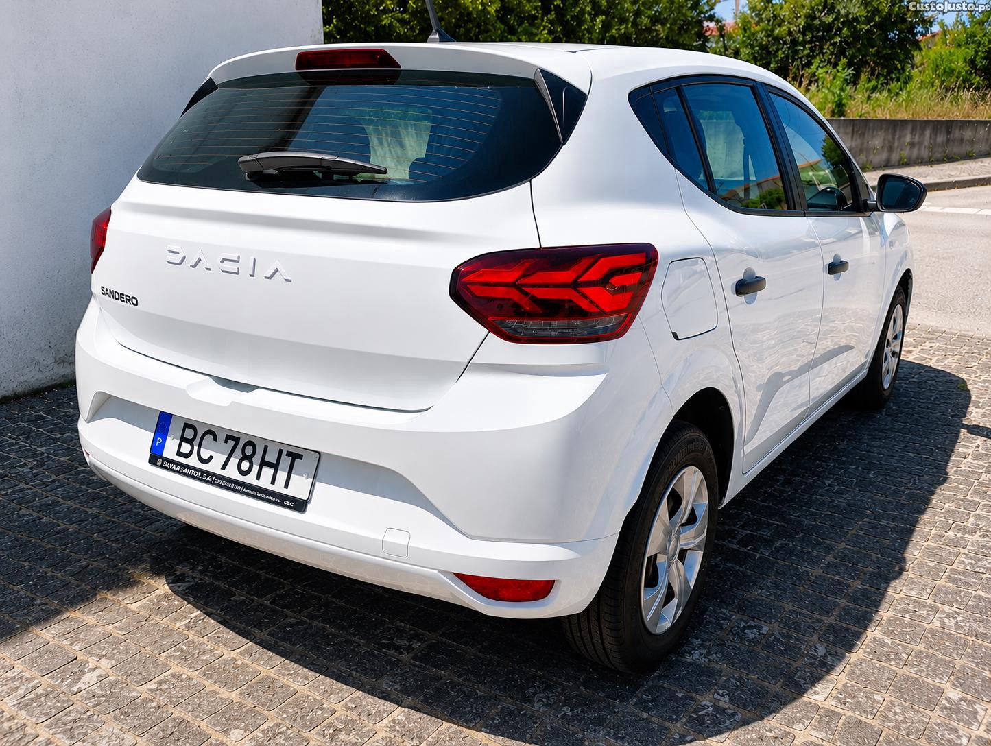 Dacia Sandero 1.0 SCe 65 CV — fotografia 12