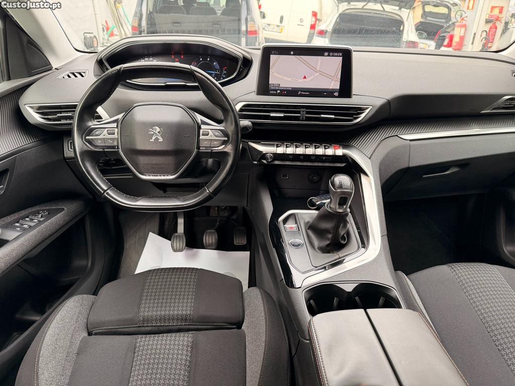 Peugeot 5008 1.5 BlueHdi 130cv Allure 7 Lugares — fotografia 7