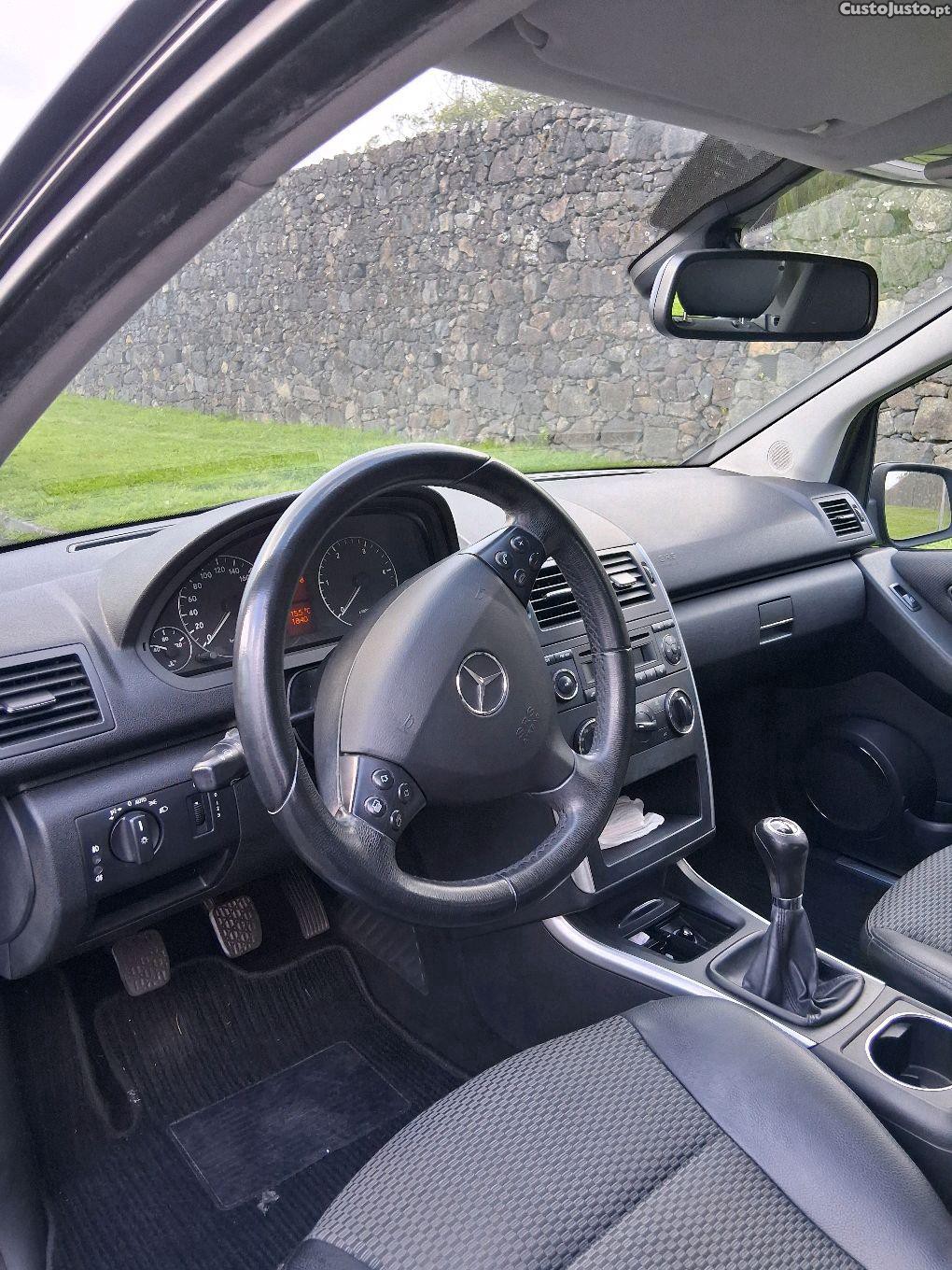 Mercedes-Benz A 180 Avantgard — fotografia 3