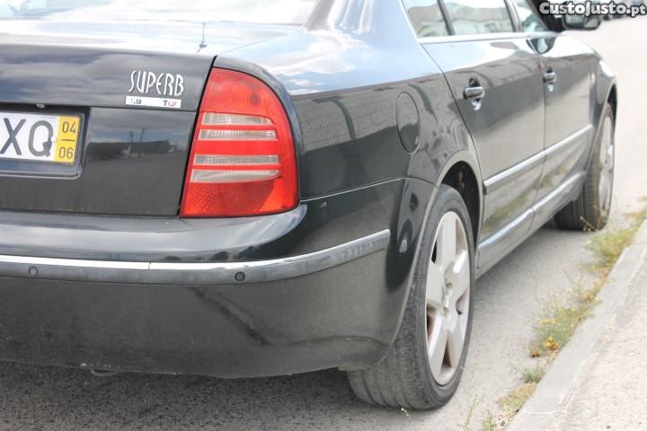 Skoda Superb () — fotografia 9