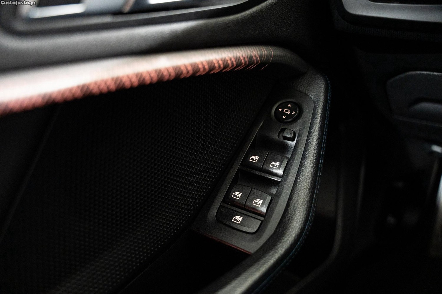 BMW 116 d Pack Desportivo M Auto — fotografia 6