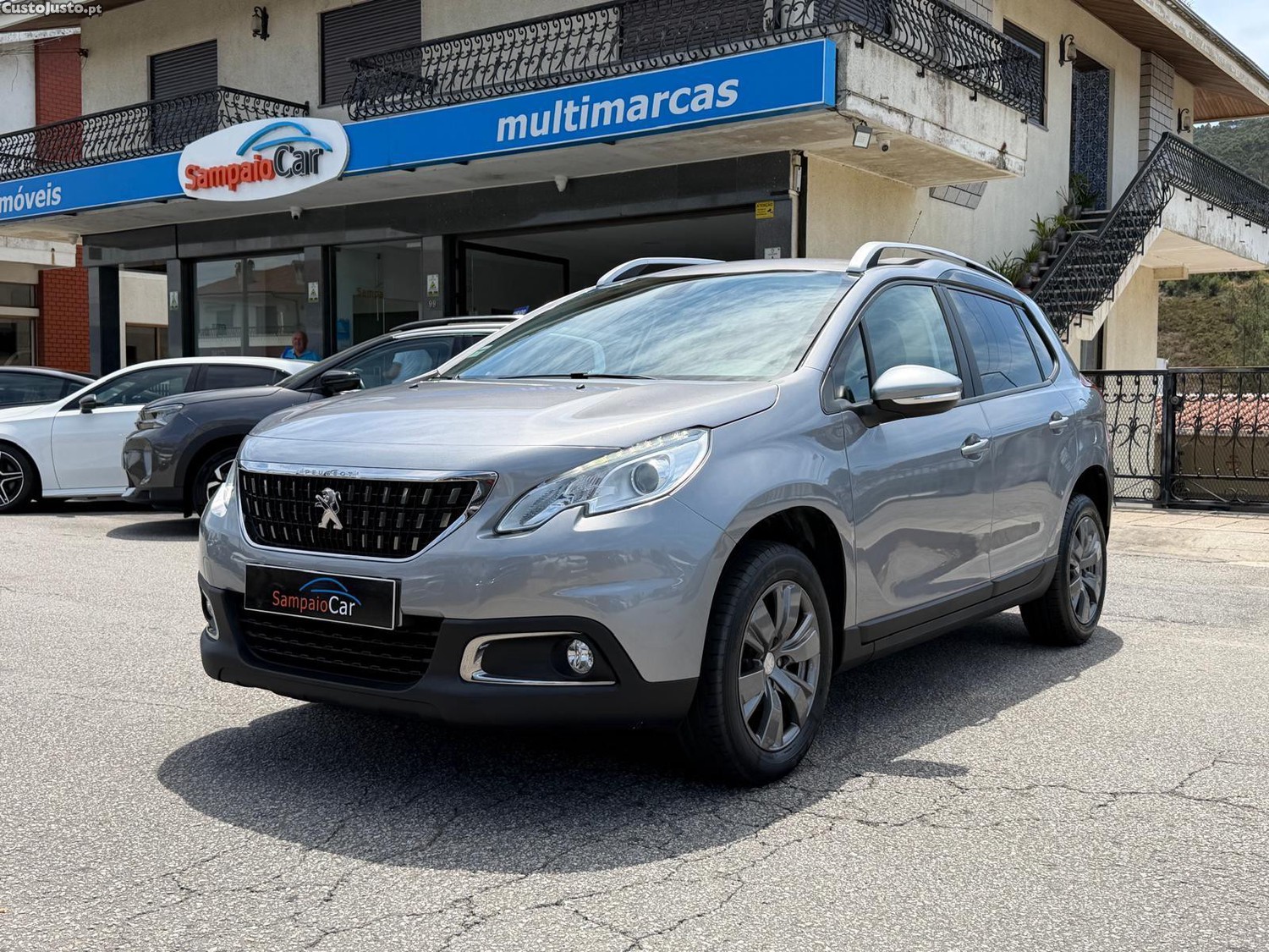 Peugeot 2008 1.6 BlueHDi Allure — fotografia 25