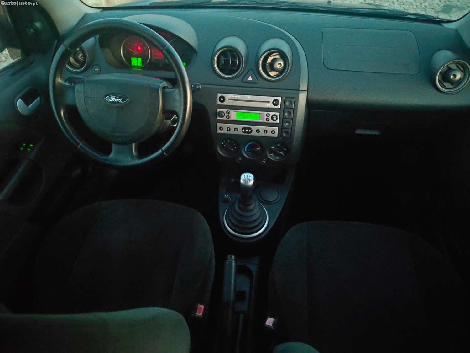 Ford Fiesta Ghia — fotografia 5
