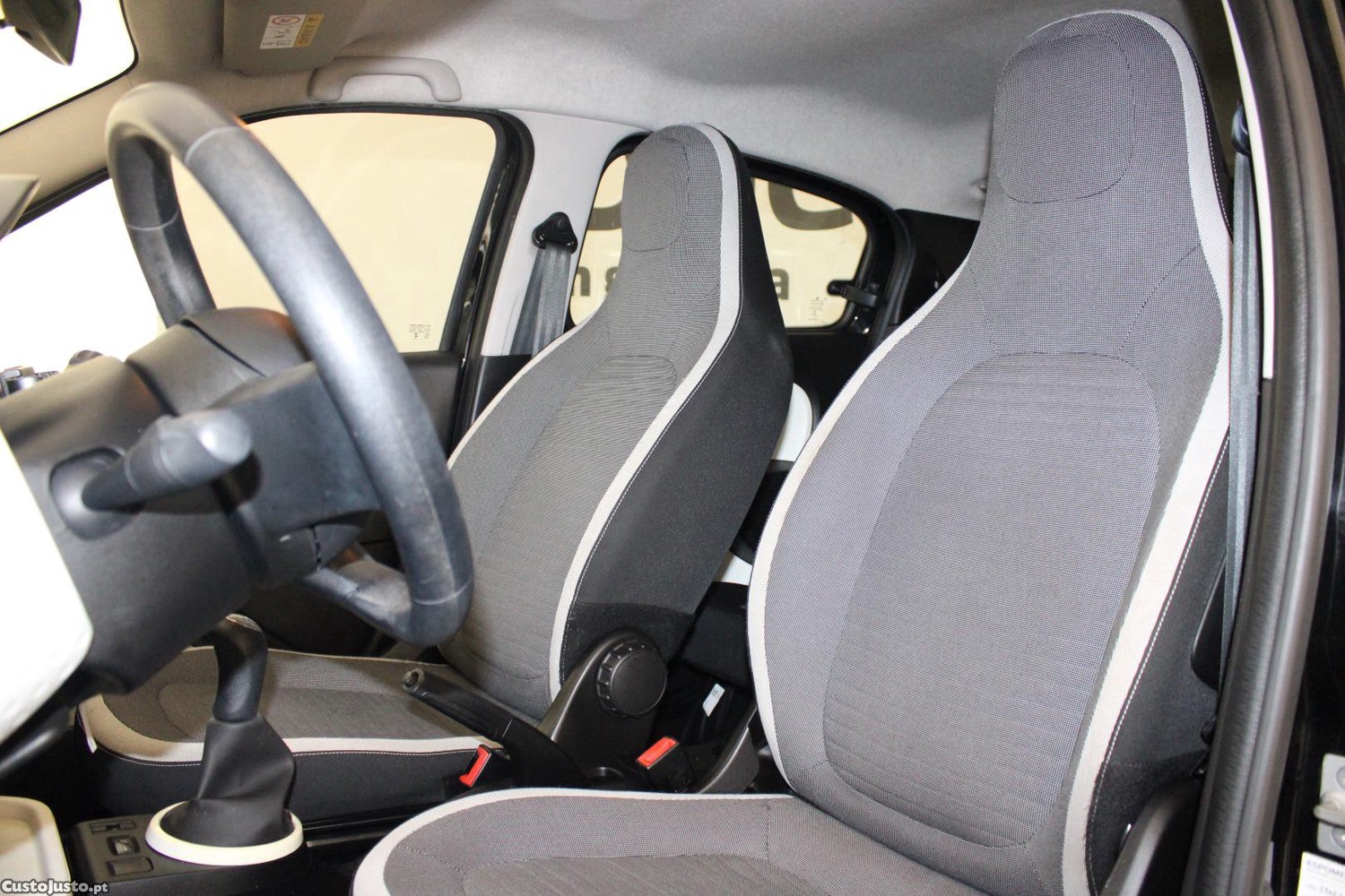 Renault Twingo 1.0Sce 70 — fotografia 8
