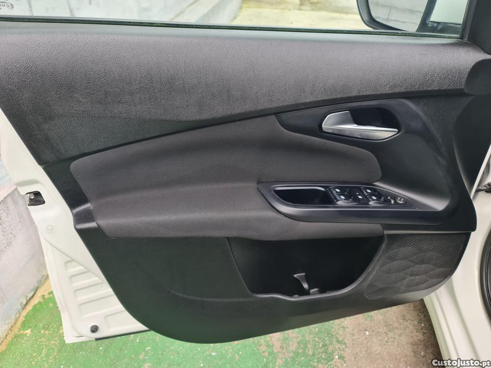 Fiat Tipo SW 1.6 M-Jet 130cv — fotografia 4