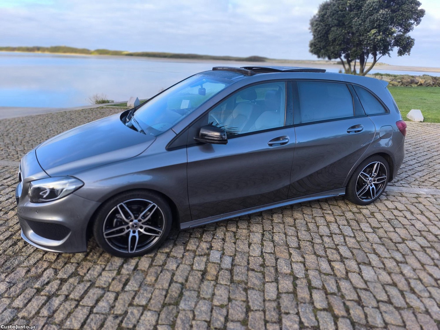 Mercedes-Benz B 180 CDI Automático AMG — fotografia 5