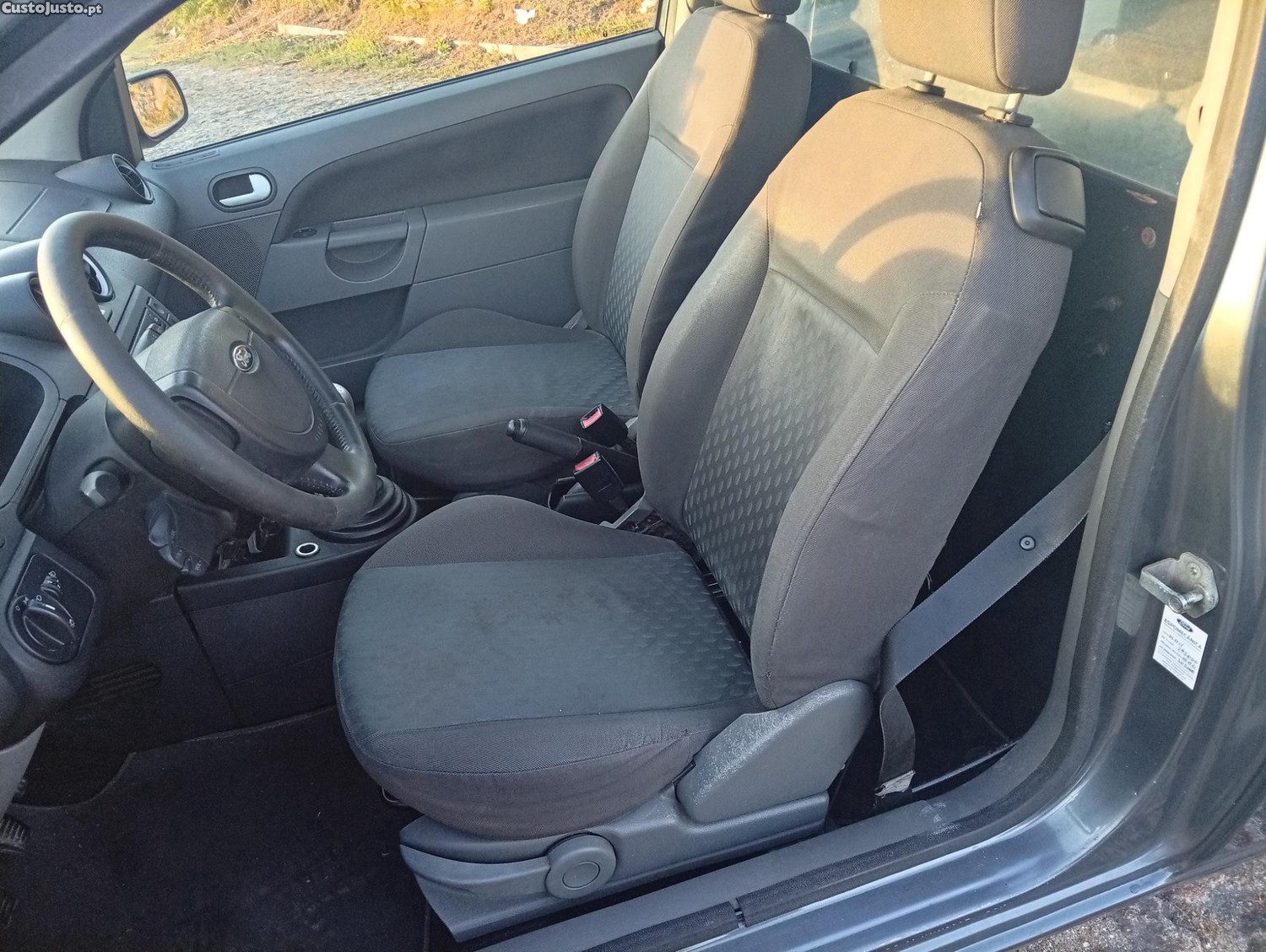 Ford Fiesta 1.4 tdci — fotografia 3