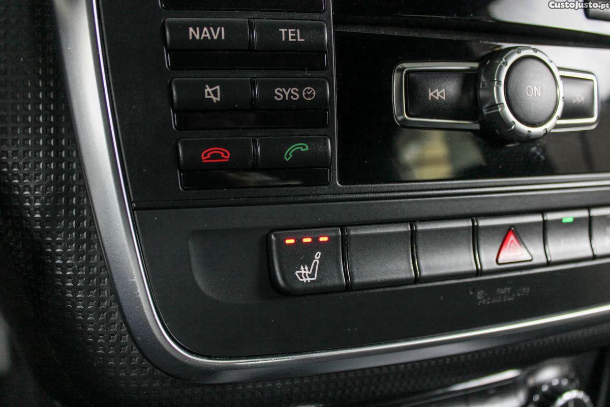 Mercedes-Benz A 180 CDI (BlueEFFICIENCY) Urban — fotografia 17