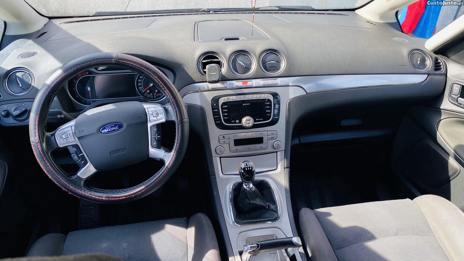 Ford S-Max Titanium — photo 2