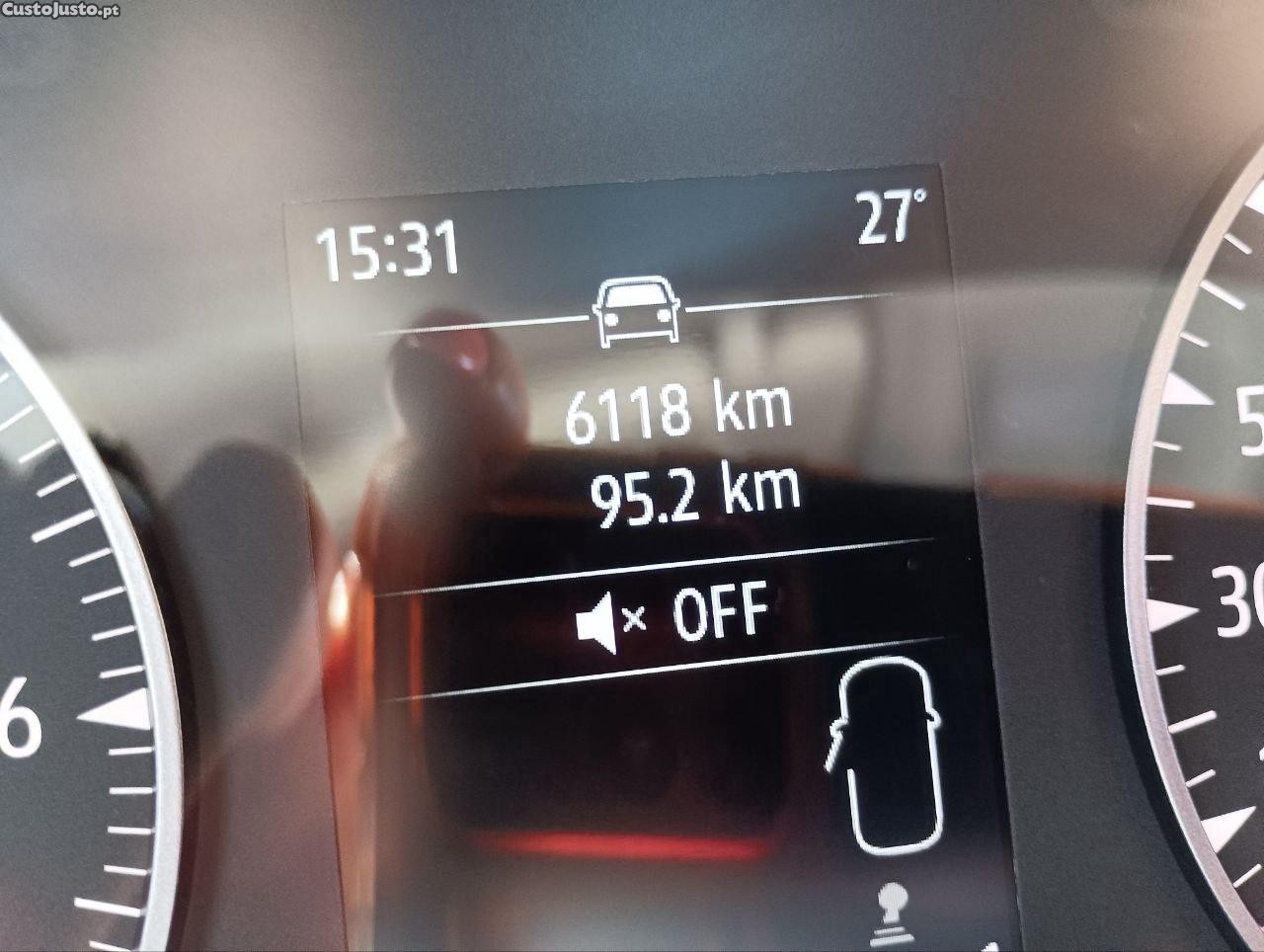 Dacia Sandero 1.0 SCe 65 CV — fotografia 9