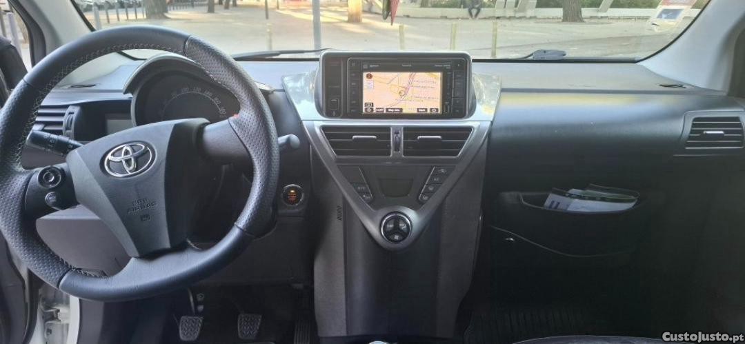 Toyota iQ VVT-i ( Full Extras) — fotografia 6