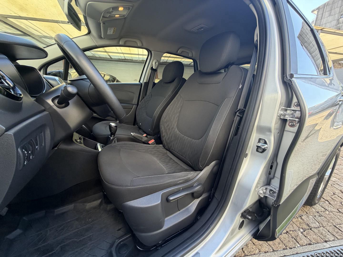 Renault Captur (ENERGY) TCe 90 LIMITED — fotografia 6