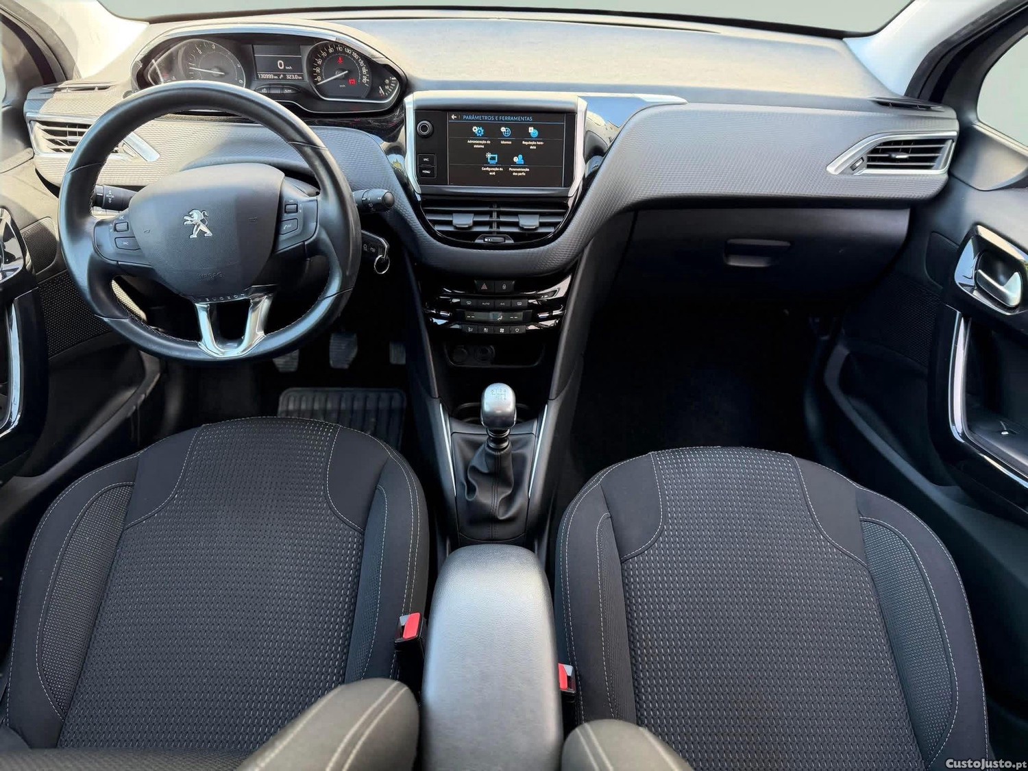 Peugeot 208 1.5 BlueHDi Allure — fotografia 14