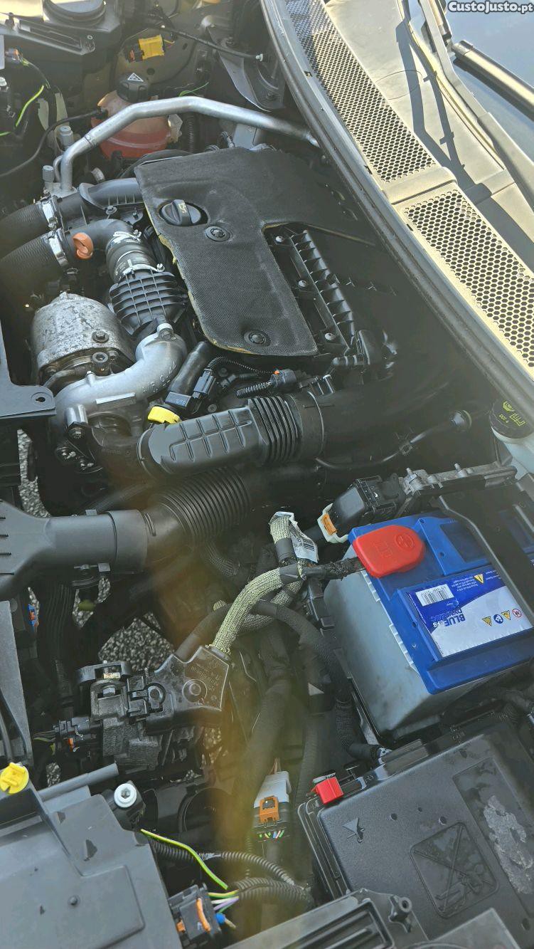 Peugeot 5008 1.6 BlueHdi — fotografia 6