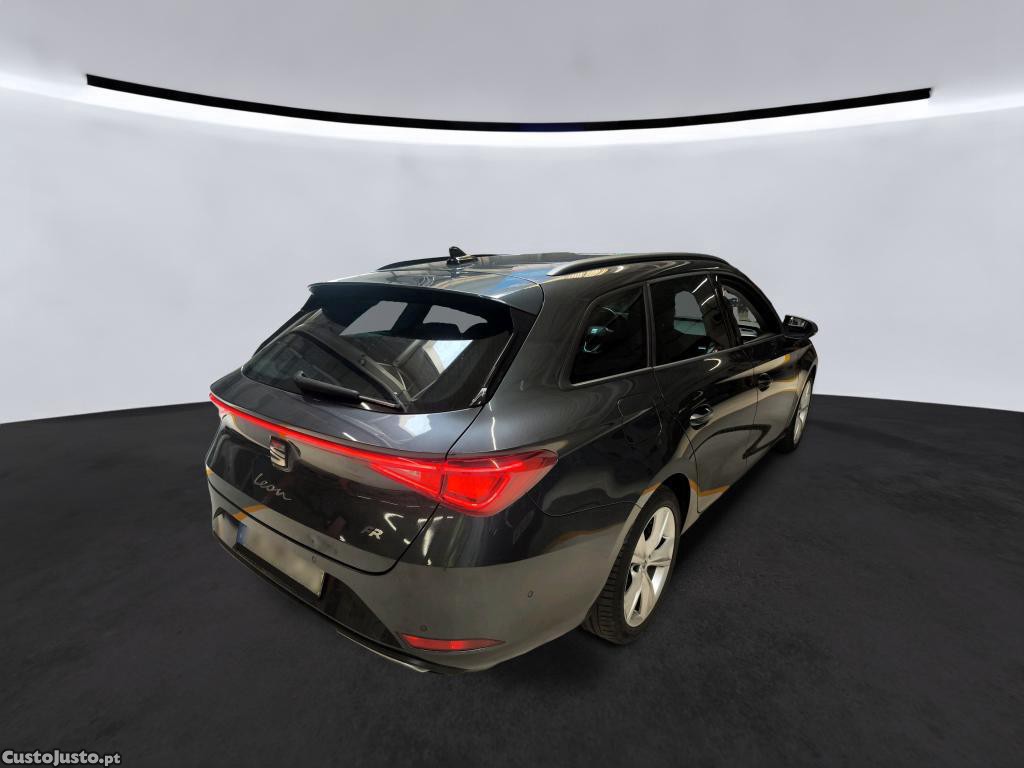 SEAT Leon ST 2.0 TDI FR DSG 150cv — fotografia 21