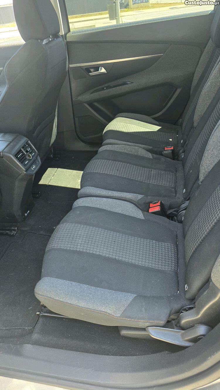 Peugeot 5008 1.6 BlueHdi — fotografia 3
