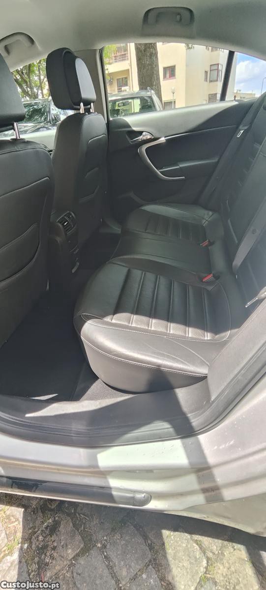 Opel Insignia 2.0 Turbo — fotografia 3