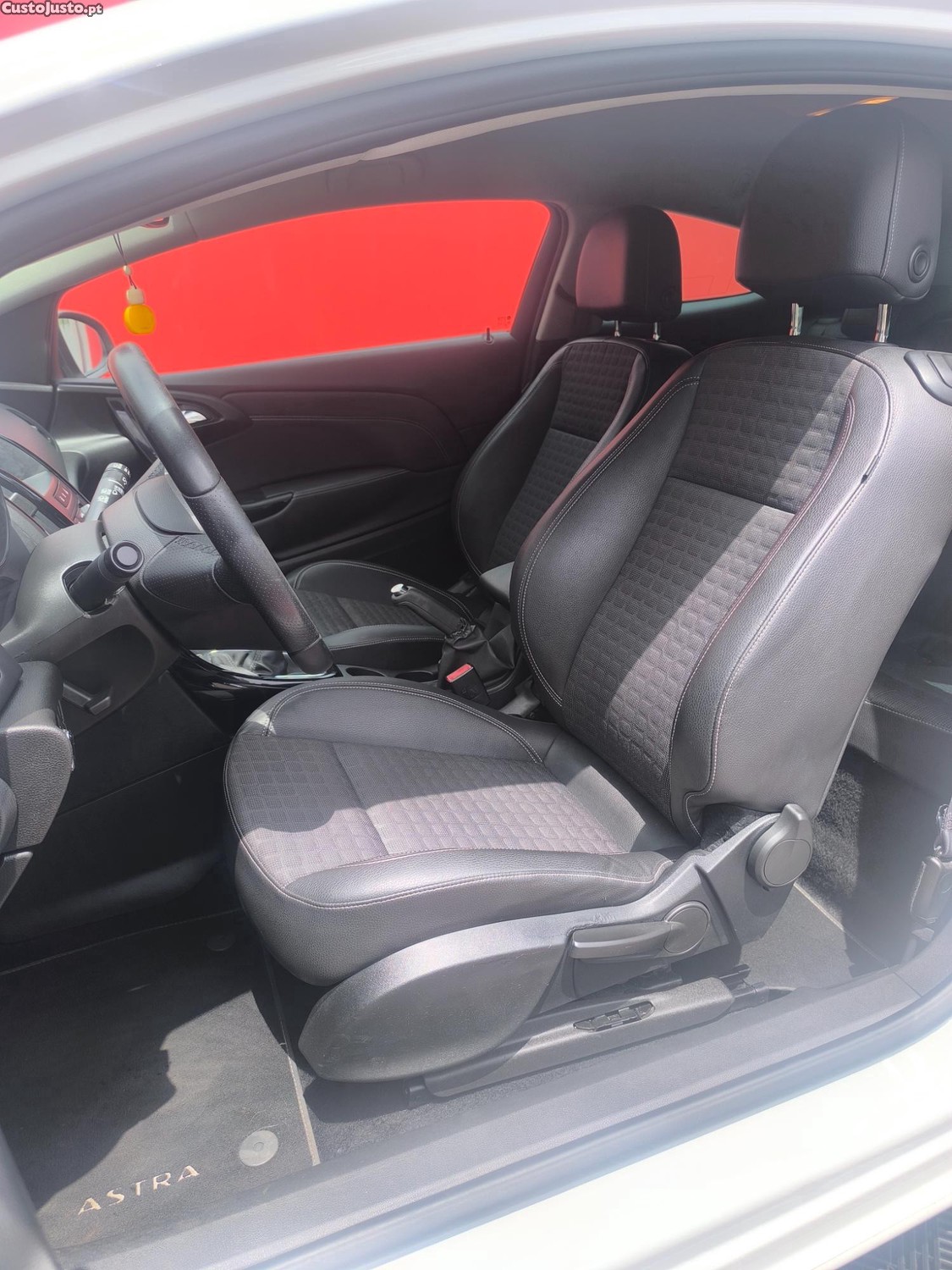 Opel Astra Gtc — fotografia 5