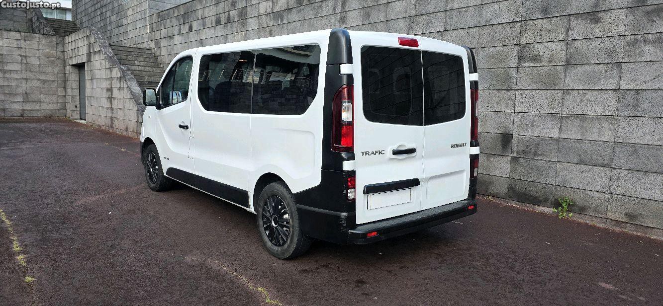 Renault Trafic DCi top 9 Lugares IVA incluído - 17 — photo 3