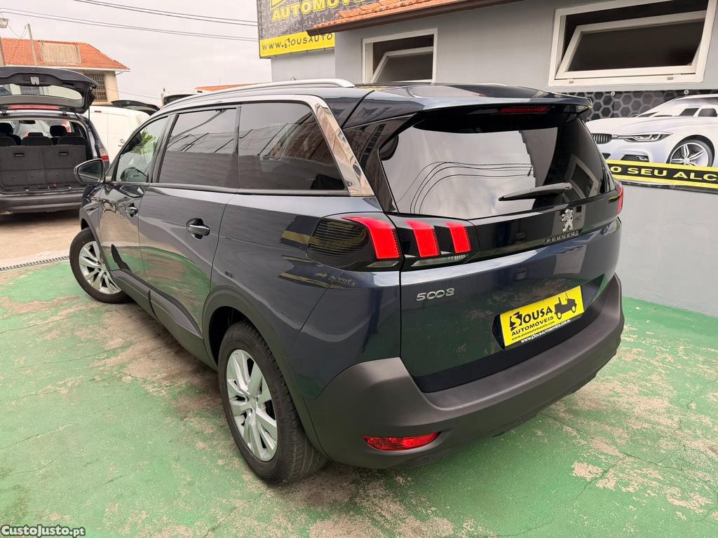 Peugeot 5008 1.5 BlueHdi 130cv Allure 7 Lugares — fotografia 13