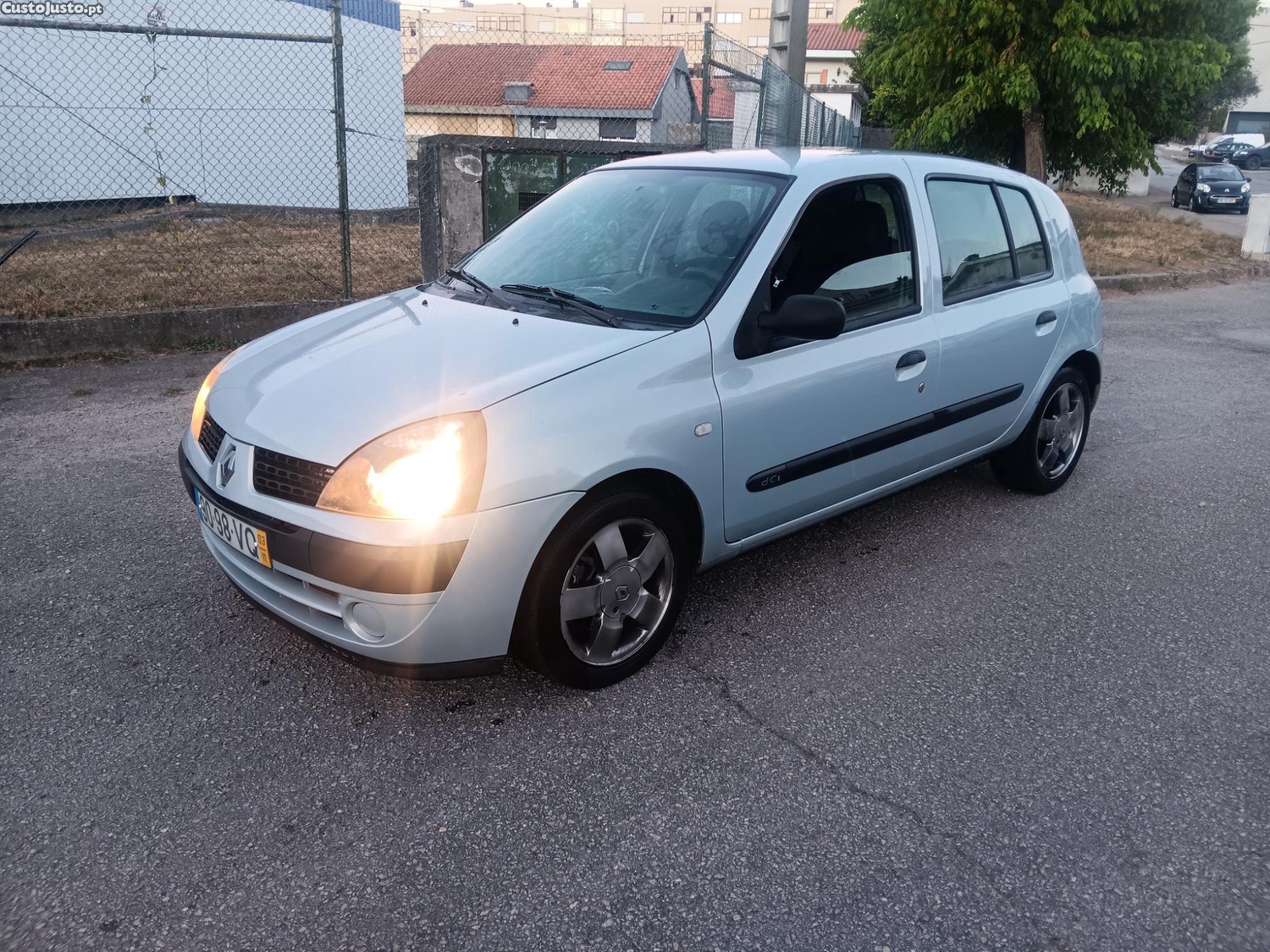 Renault Clio Gasóleo 5 Lugares — fotografia 6