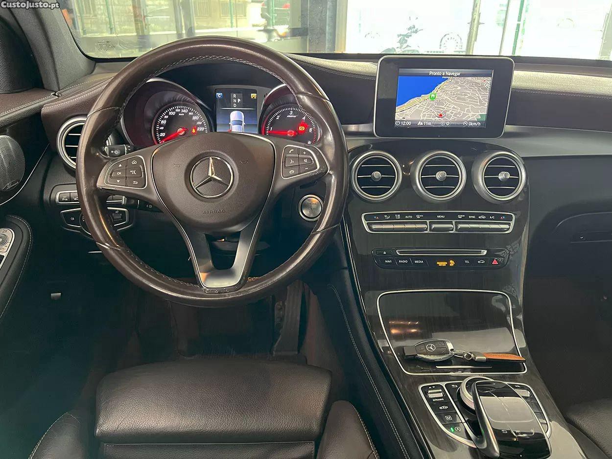 Mercedes-Benz GLC 220 D 4 MATIC — fotografia 17