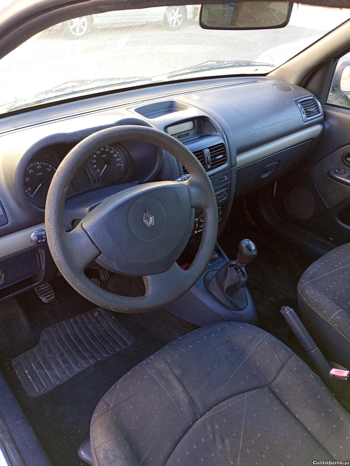 Renault Clio 1.5 DCI — fotografia 7