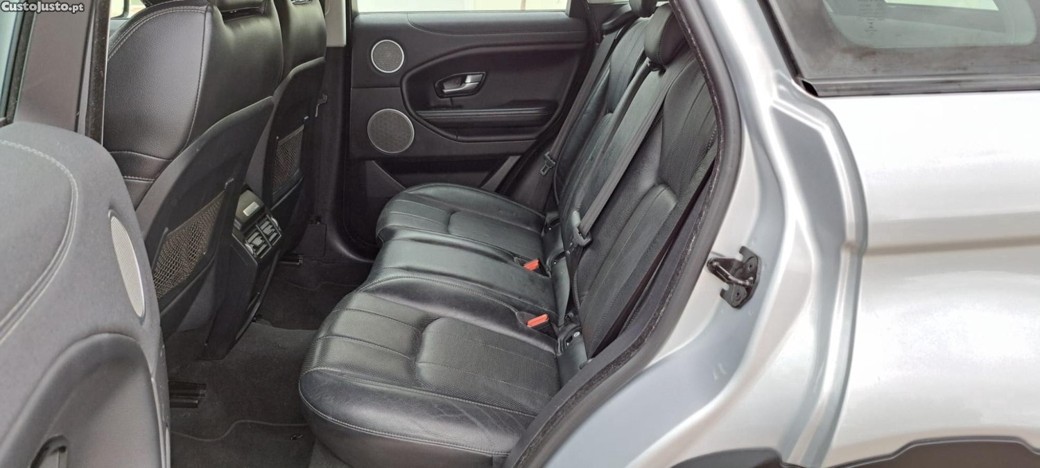 Land Rover Evoque 2.0 e D4 SE — fotografia 3
