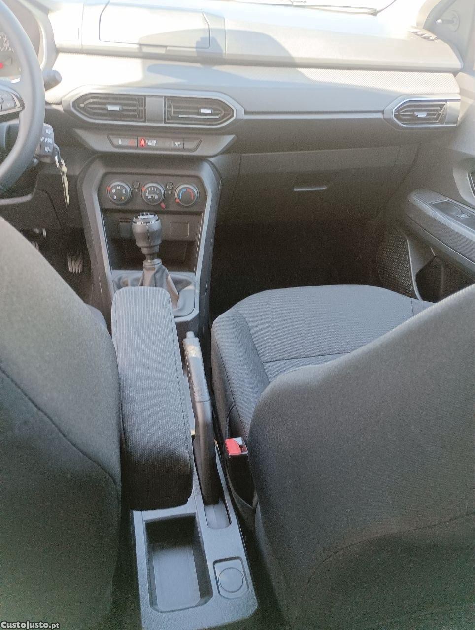 Dacia Sandero 1.0 SCe 65 CV — fotografia 4