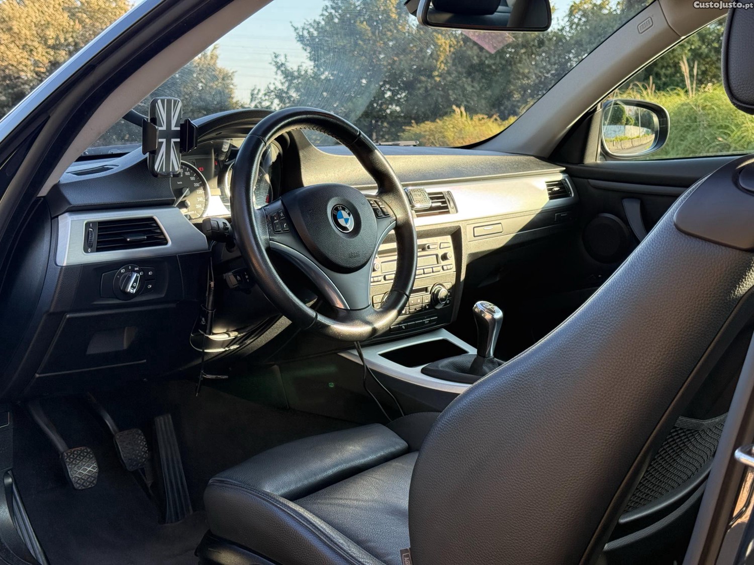 BMW 320 D — fotografia 7