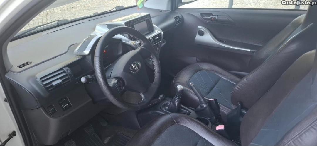 Toyota iQ VVT-i ( Full Extras) — fotografia 5